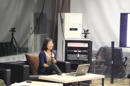图五：杭州师范大学美术学院江崖副教授作主题发言