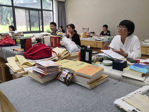 9月26日，教工第一党支部开展“不忘初心、牢记使命”主题教育集中学习交流会