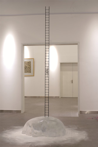 程煜行  失败的理想行动方式  雕塑  1×63×285cm  2018年
