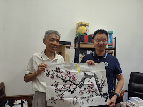 倪集裘校友赠送绘画作品